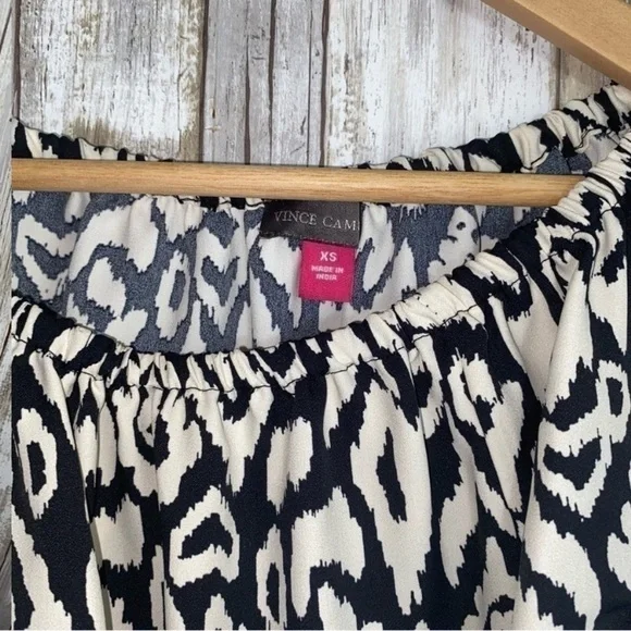 Vince Camuto Printed Off The Shoulder Bubble Sleeve Tie Front Blouse - Picture 4 of 4